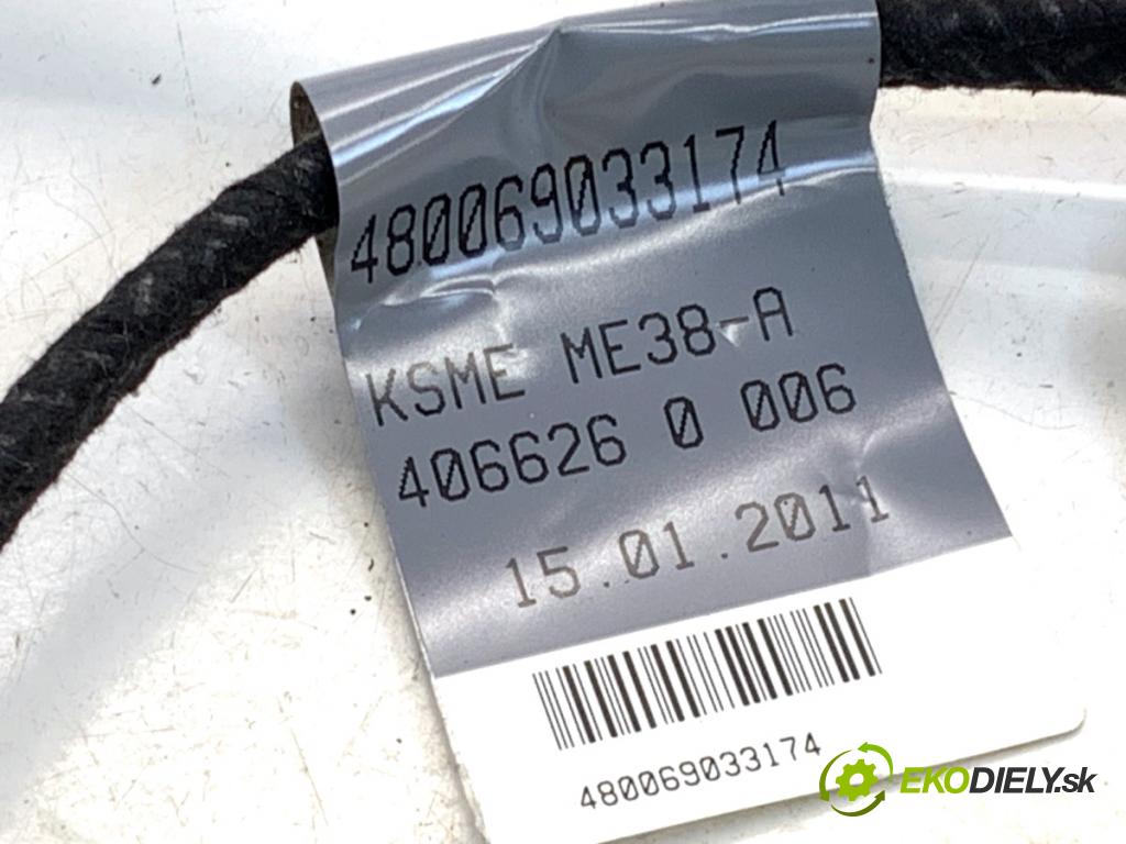 AUDI Q5 8R SUV 2011 125 kW 2.0 TDI quattro 1968 káblovačka dveře přední část pravý 8R0971030BD