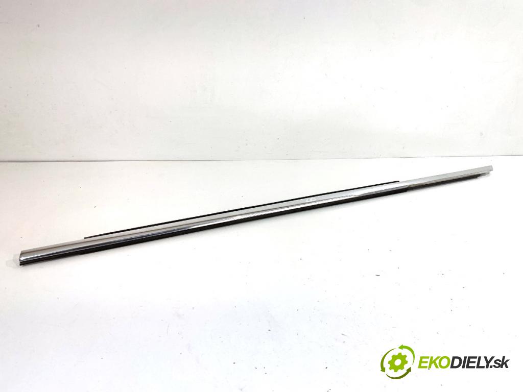 AUDI Q5 8R SUV 2011 125 kW 2.0 TDI quattro 1968 lišta Sbírání: přední část levý 8R0853283