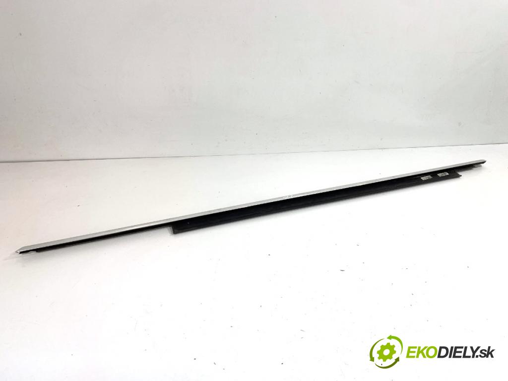 AUDI Q5 8R SUV 2011 125 kW 2.0 TDI quattro 1968 lišta Sbírání: přední část levý 8R0853283