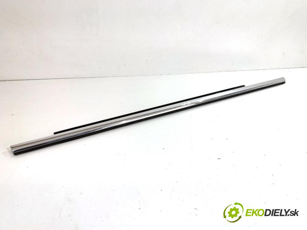 AUDI Q5 8R SUV 2011 125 kW 2.0 TDI quattro 1968 lišta Sbírání: zadní část pravý 8R0853764F