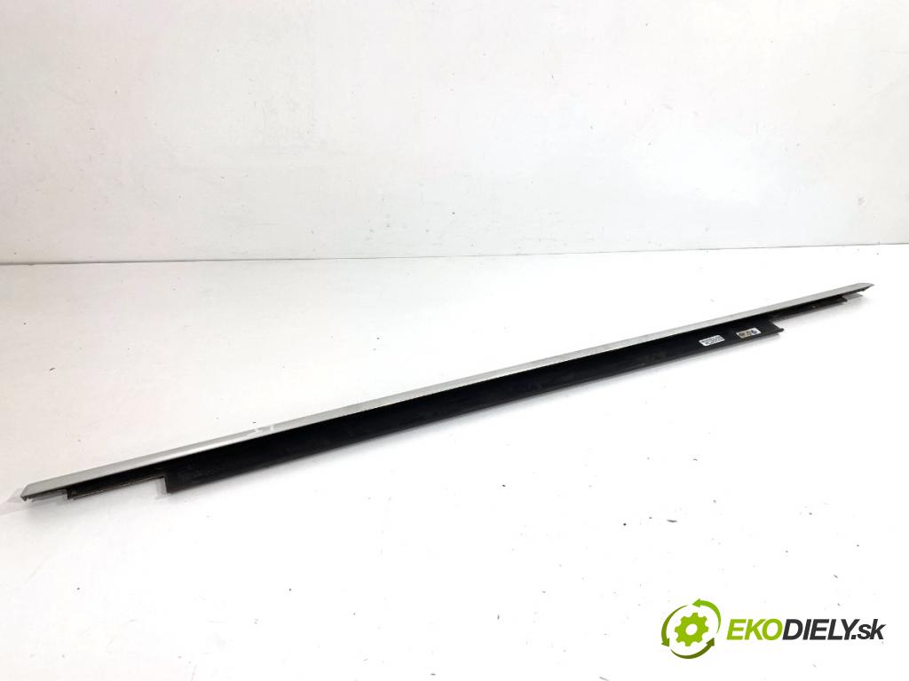 AUDI Q5 8R SUV 2011 125 kW 2.0 TDI quattro 1968 Lišta Sbírání: zad ľavy 8R0853763F