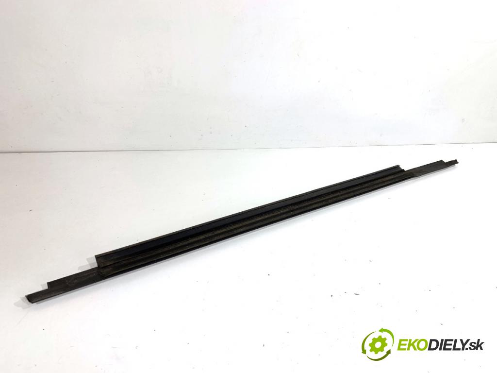 AUDI Q5 8R SUV 2011 125 kW 2.0 TDI quattro 1968 Lišta Sbírání: zad ľavy 8R0853763F