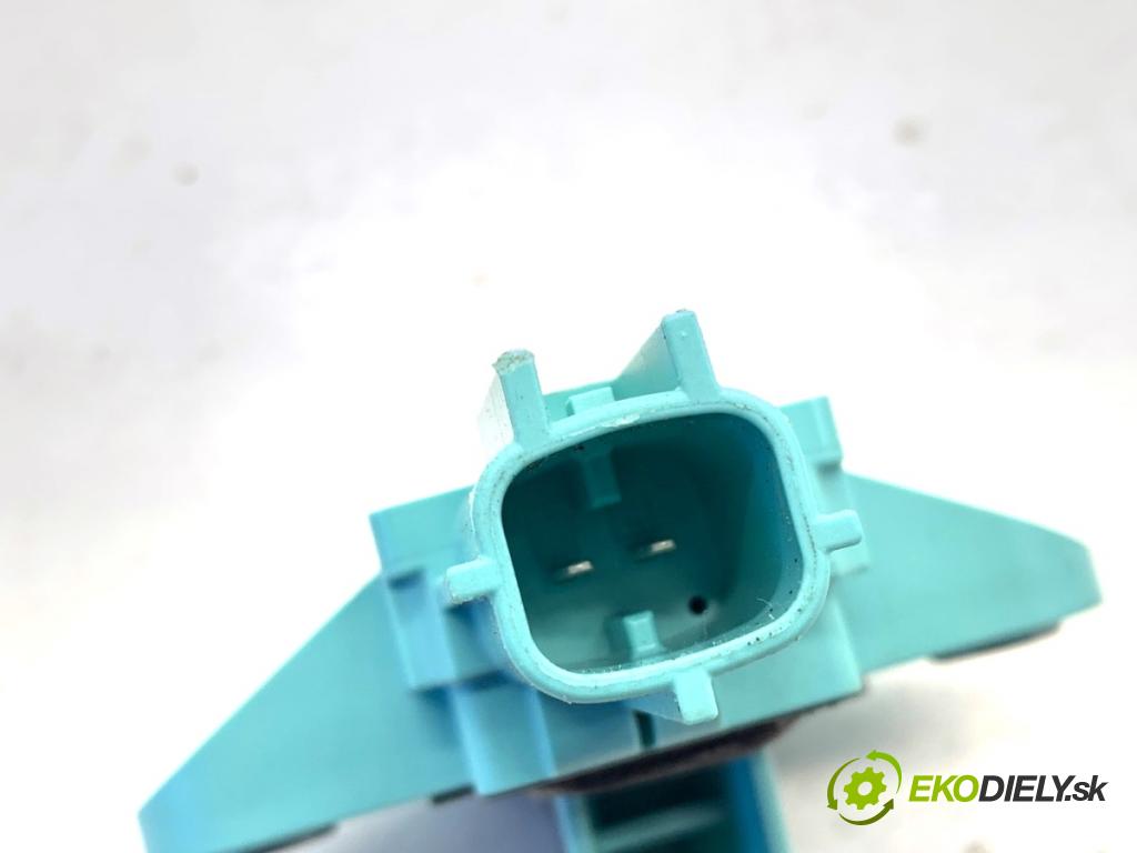 AUDI Q5 8R SUV 2011 125 kW 2.0 TDI quattro 1968 Snímač nárazu 8K0955557C (Snímač nárazu)