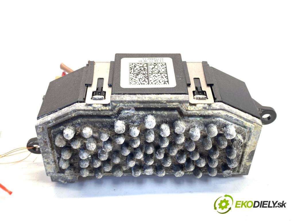 AUDI Q5 8R SUV 2011 125 kW 2.0 TDI quattro 1968 odpor rezistor topení vzduchu 8K0820521B (Odpor topení)