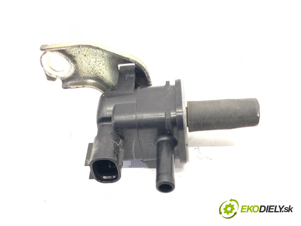 TOYOTA AURIS II liftback 2017 73 kW 1.8 Hybrid (ZWE186_) 1798 Ventil tlaku 90910-12276 (Ventil)