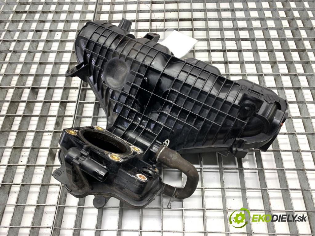 TOYOTA AURIS II liftback 2017 73 kW 1.8 Hybrid (ZWE186_) 1798 Potrubie sacie, sanie 1028189S01 (Sacie potrubie)