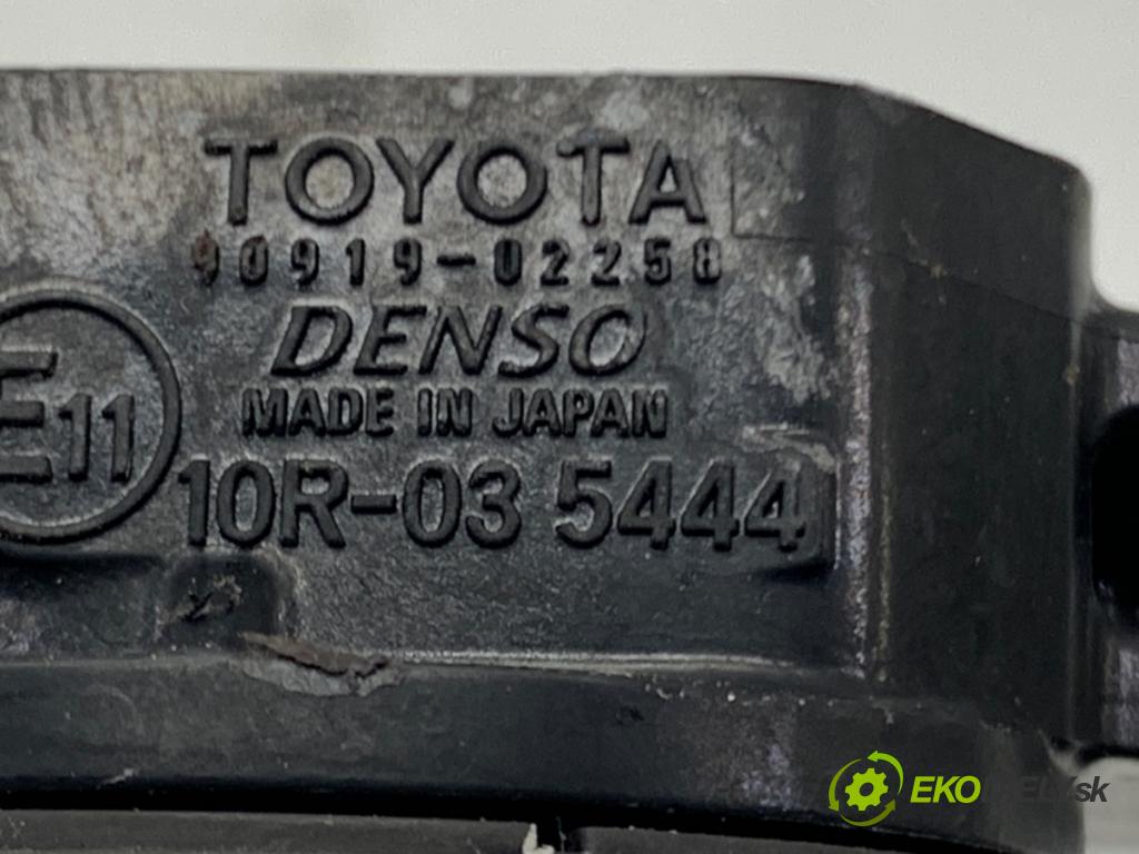 TOYOTA AURIS II liftback 2017 73 kW 1.8 Hybrid (ZWE186_) 1798 Cievka zapaľovacia 90919-02258 (Zapaľovacia cievka)