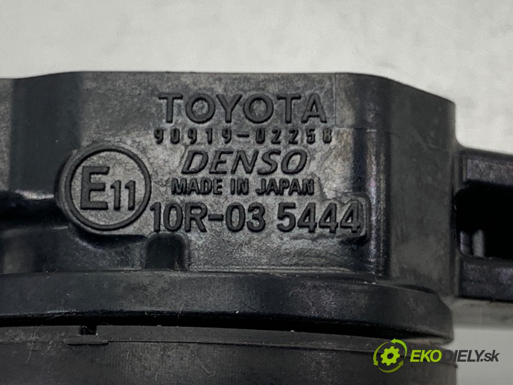 TOYOTA AURIS II liftback 2017 73 kW 1.8 Hybrid (ZWE186_) 1798 Cievka zapaľovacia 90919-02258 (Zapaľovacia cievka)