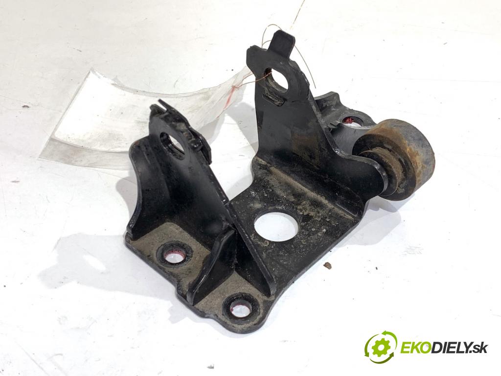 TOYOTA AURIS II liftback 2017 73 kW 1.8 Hybrid (ZWE186_) 1798 Držiak prevodovky