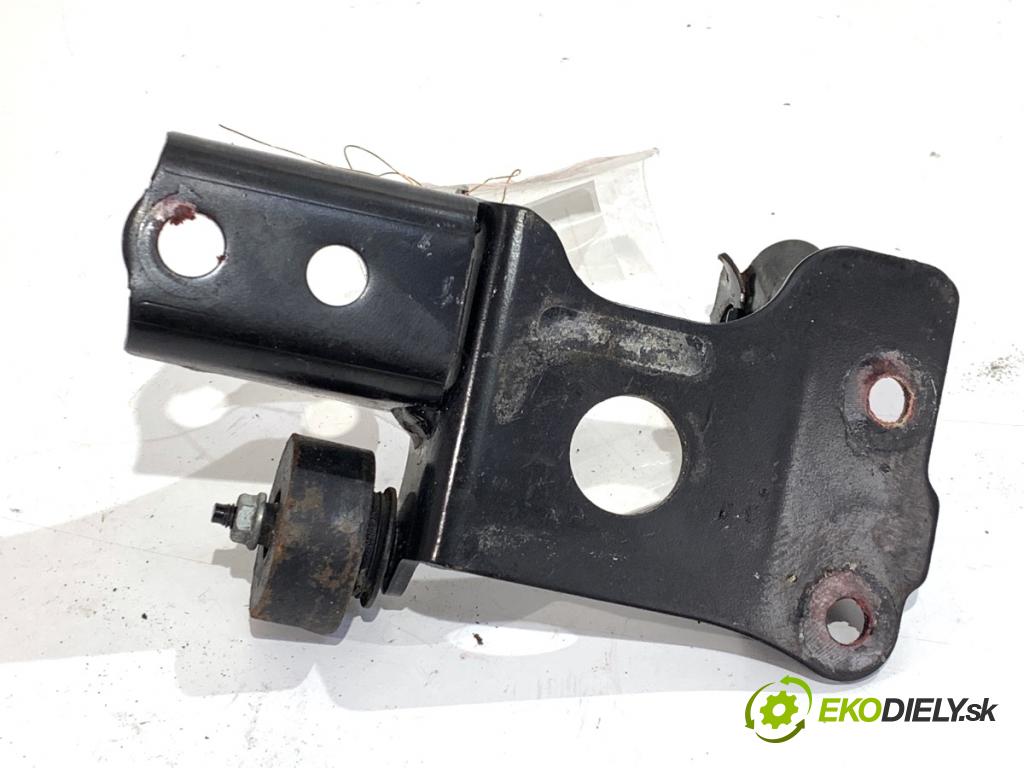 TOYOTA AURIS II liftback 2017 73 kW 1.8 Hybrid (ZWE186_) 1798 Držiak prevodovky