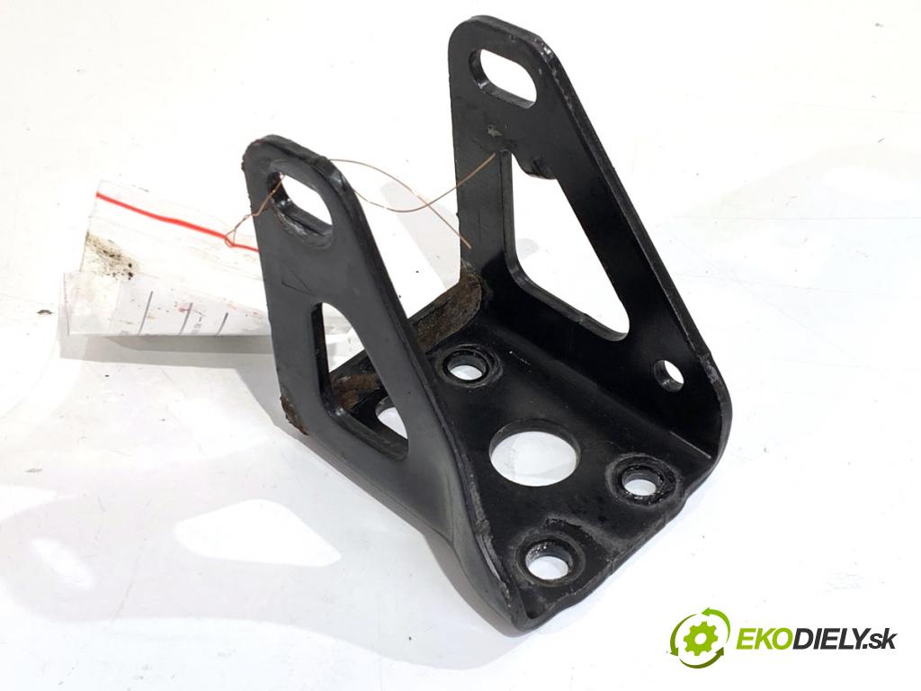 TOYOTA AURIS II liftback 2017 73 kW 1.8 Hybrid (ZWE186_) 1798 držák převodovky 