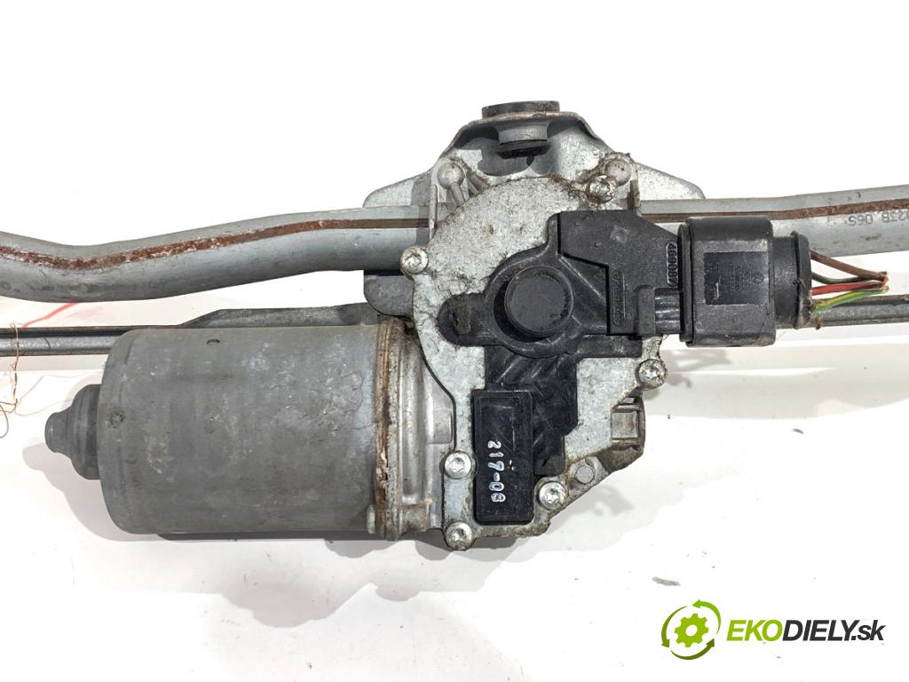 SKODA FABIA II liftback 2008 44 kW 1.2 12V 1198 Mechanizmus stieračov predný 5J1955113A (Motorček stieračov predný)