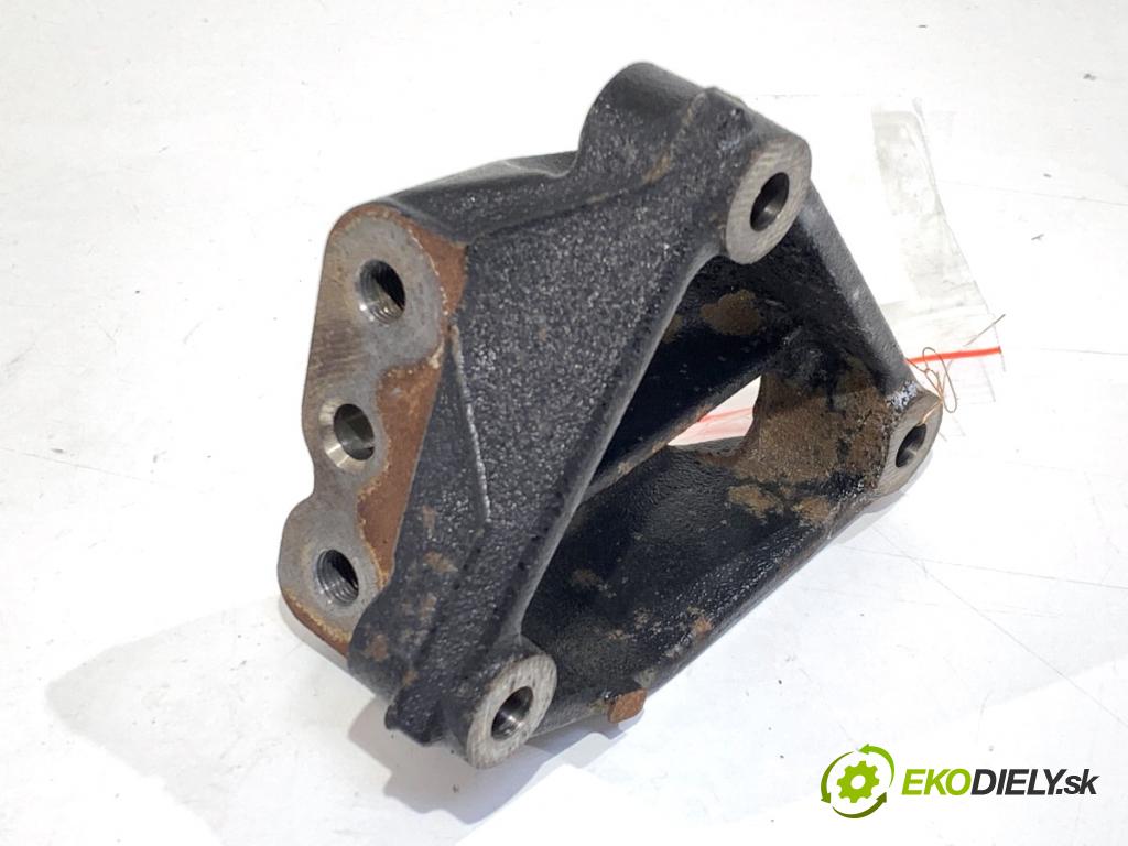 TOYOTA AURIS II liftback 2017 73 kW 1.8 Hybrid (ZWE186_) 1798 Držiak Motor