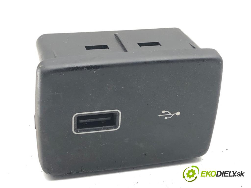 PEUGEOT BOXER II Skrzynia 2022 103 kW 2.2 BlueHDi 140 2179 HNÍZDO: USB 07356855900