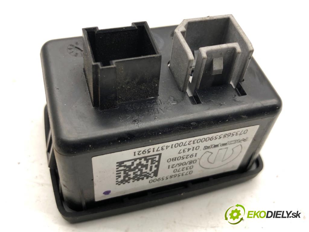 PEUGEOT BOXER II Skrzynia 2022 103 kW 2.2 BlueHDi 140 2179 HNÍZDO: USB 07356855900