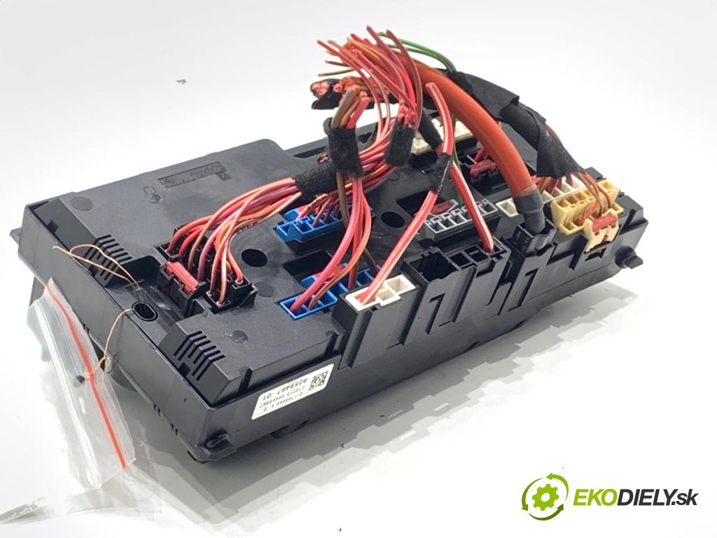 BMW F25 SUV 2013 190 kW xDrive 30 d 2993 skříňka poistková 9259467 (Pojistková skříňka)