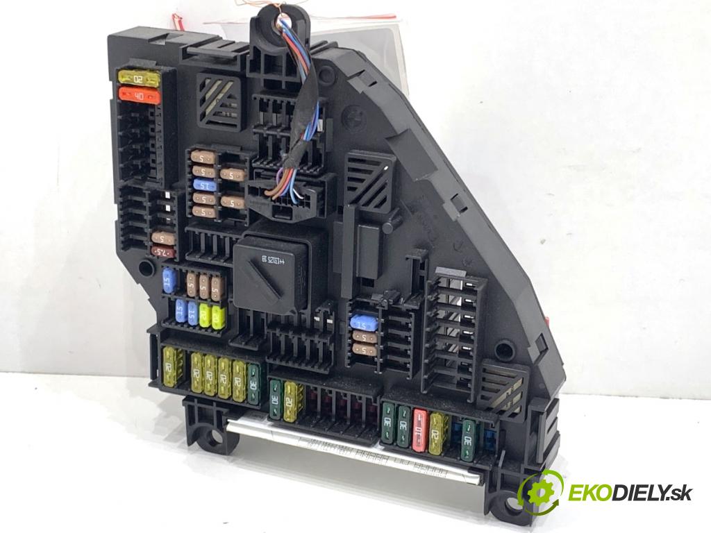 BMW F25 SUV 2013 190 kW xDrive 30 d 2993 skříňka poistková 9259469 (Pojistková skříňka)