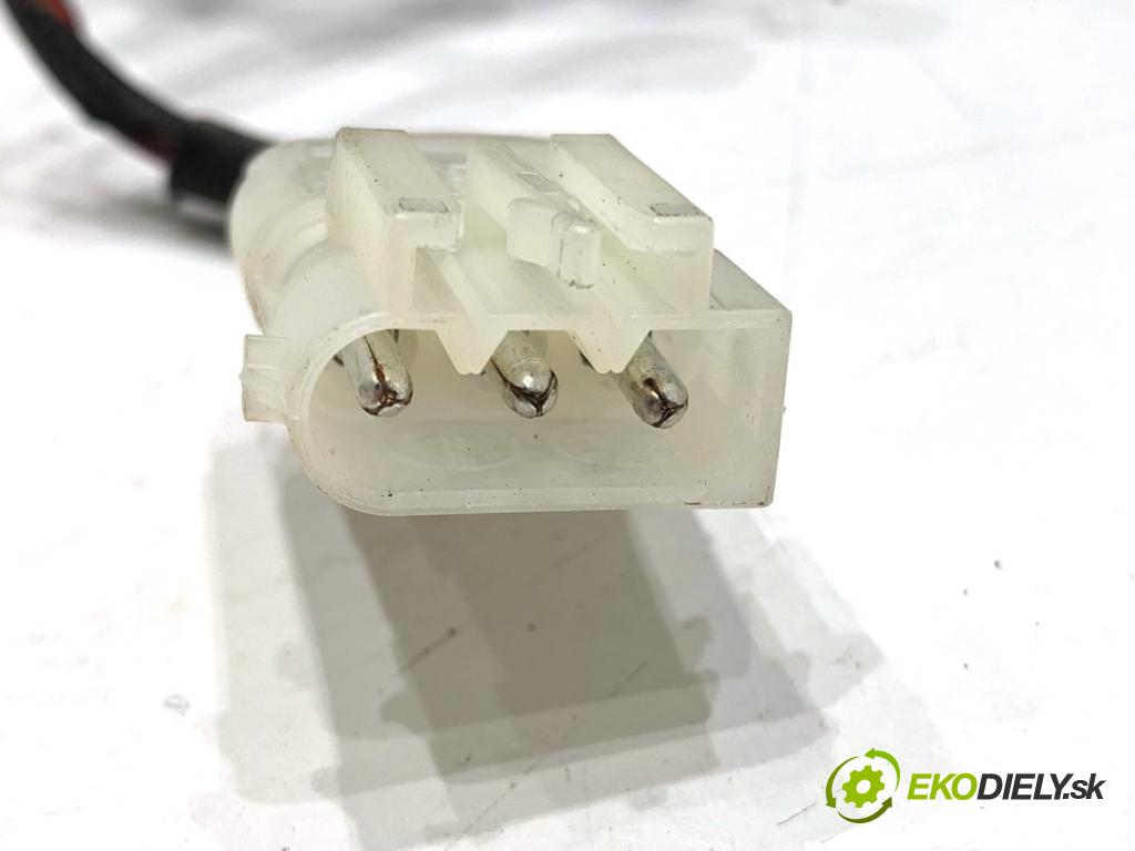 BMW F25 SUV 2013 190 kW xDrive 30 d 2993 Držiak na nápoje 9184498 (Držiak (úchyt) na nápoje)