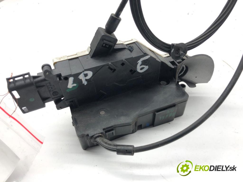 PEUGEOT 207 liftback 2008 54 kW 1.4 1360 zámok Dvere ľavy predný 24087158