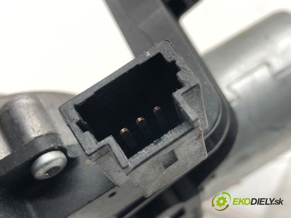 PEUGEOT 207 liftback 2008 54 kW 1.4 1360 Motor stieračov zad 9652418780