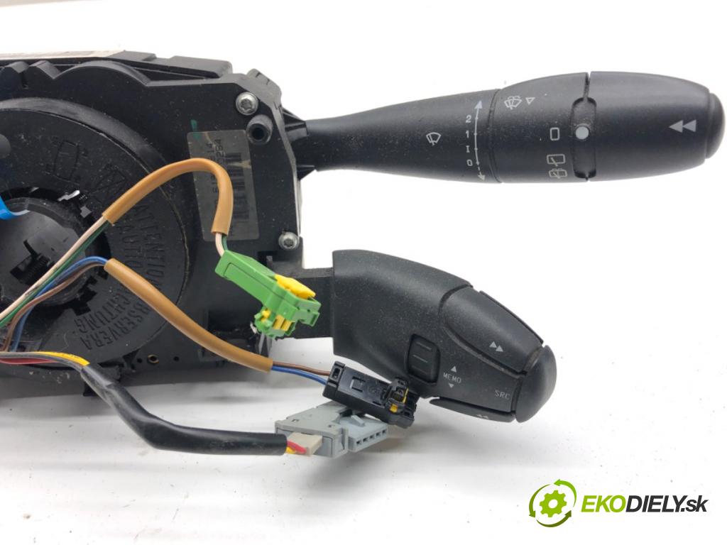 PEUGEOT 207 liftback 2008 54 kW 1.4 1360 Prepínač kombinovaný 96630724XT (Prepínacie páčky pod volantom)