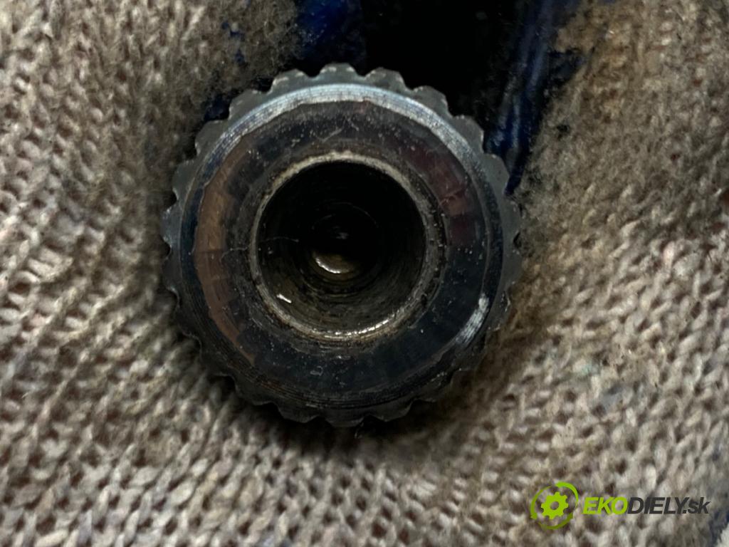 PEUGEOT 207 liftback 2008 54 kW 1.4 1360 Poloos pravy predný 9651040480