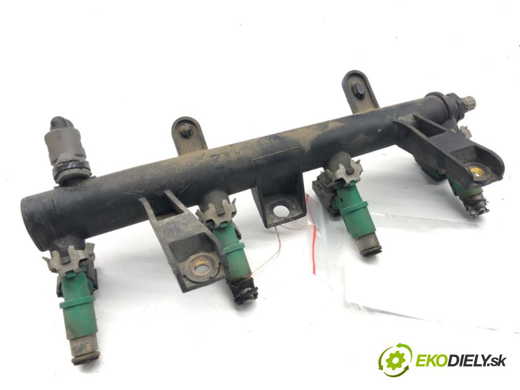 PEUGEOT 207 liftback 2008 54 kW 1.4 1360 Lišta vstrekovacia 9655833580 (Vstrekovacia lišta)