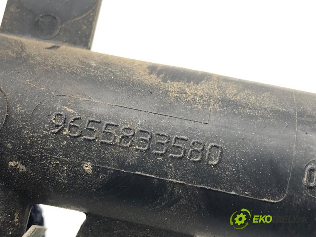 PEUGEOT 207 liftback 2008 54 kW 1.4 1360 Lišta vstrekovacia 9655833580 (Vstrekovacia lišta)