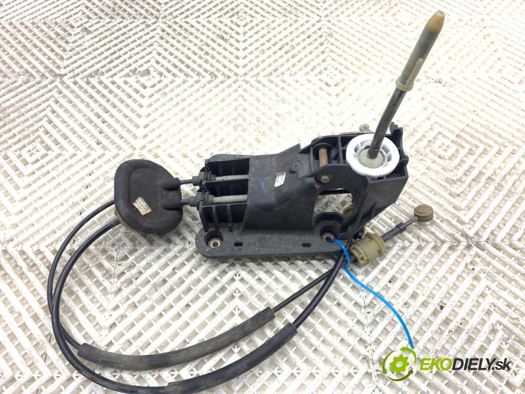 PEUGEOT 207 liftback 2008 54 kW 1.4 1360 kulisa 9654072080 (Řadicí páka (kulisa) )