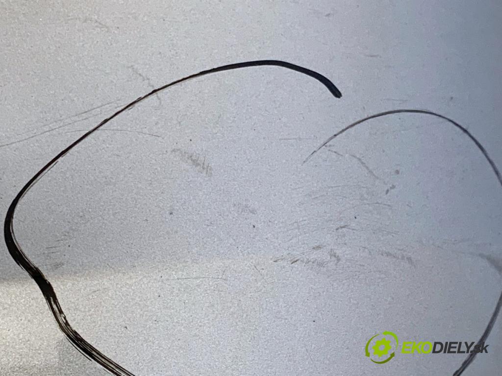 SKODA FABIA II liftback 2013 63 kW 1.2 TSI 1197 Nárazník zad  (Kľučka dverí ostatné)