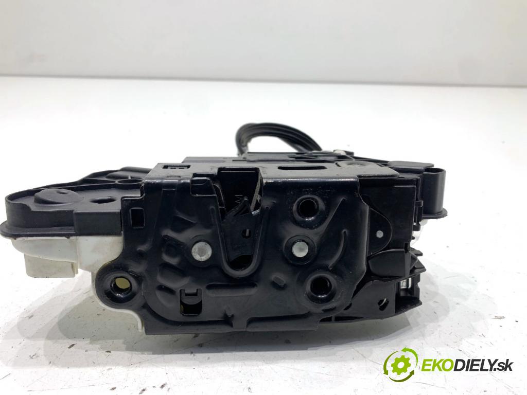 SKODA FABIA II liftback 2013 63 kW 1.2 TSI 1197 zámok Dvere ľavy predný 