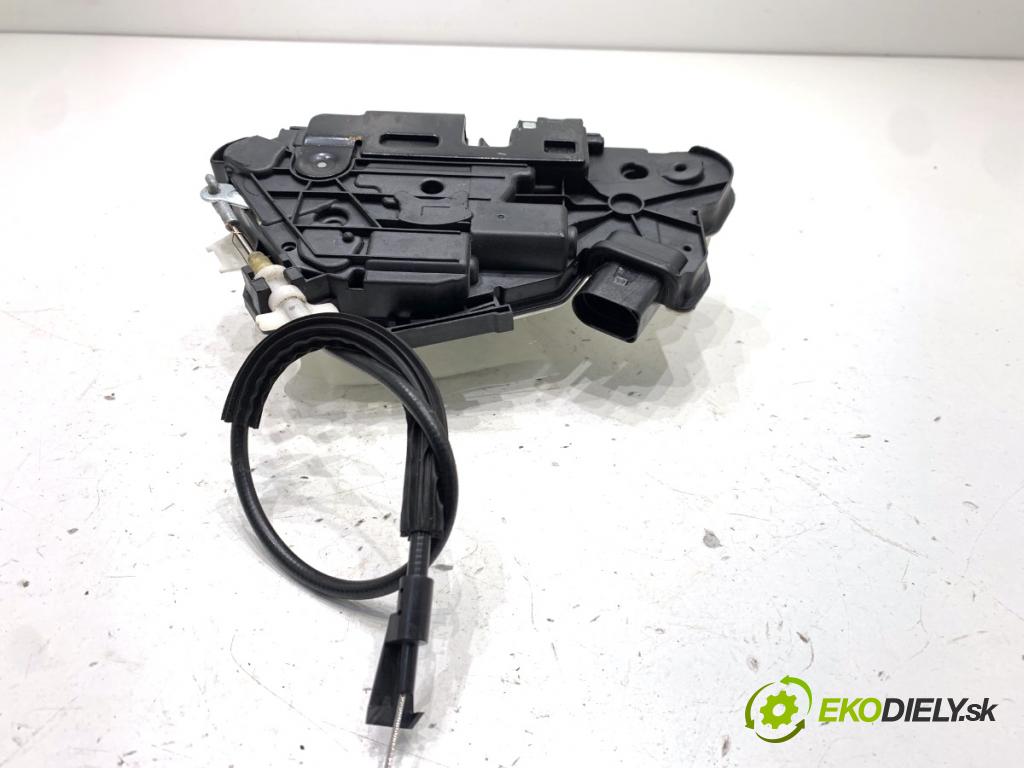 SKODA FABIA II liftback 2013 63 kW 1.2 TSI 1197 zámok Dvere ľavy predný