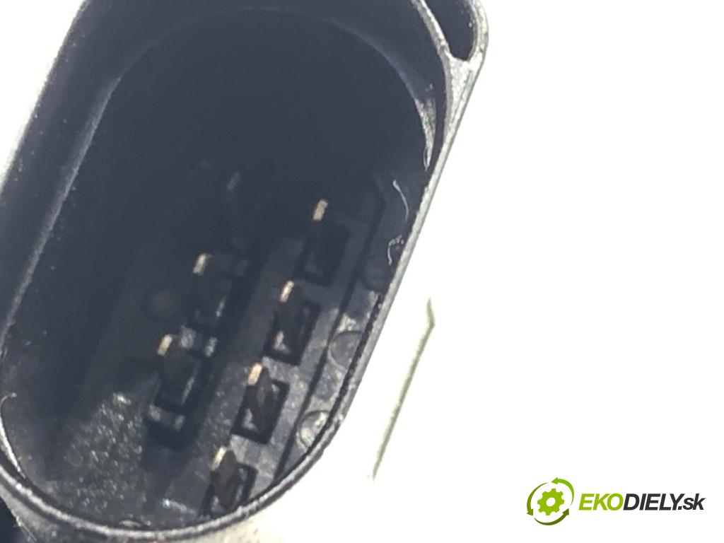 SKODA FABIA II liftback 2013 63 kW 1.2 TSI 1197 zámok Dvere ľavy predný