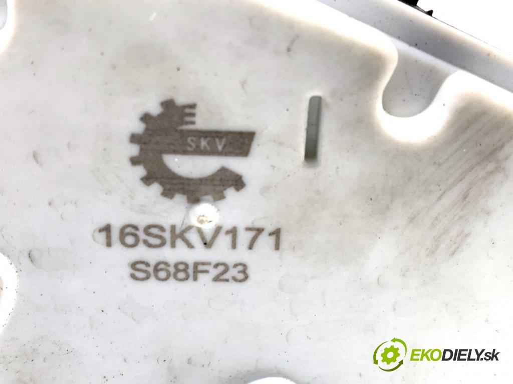 SKODA FABIA II liftback 2013 63 kW 1.2 TSI 1197 zámok dveře levý přední část