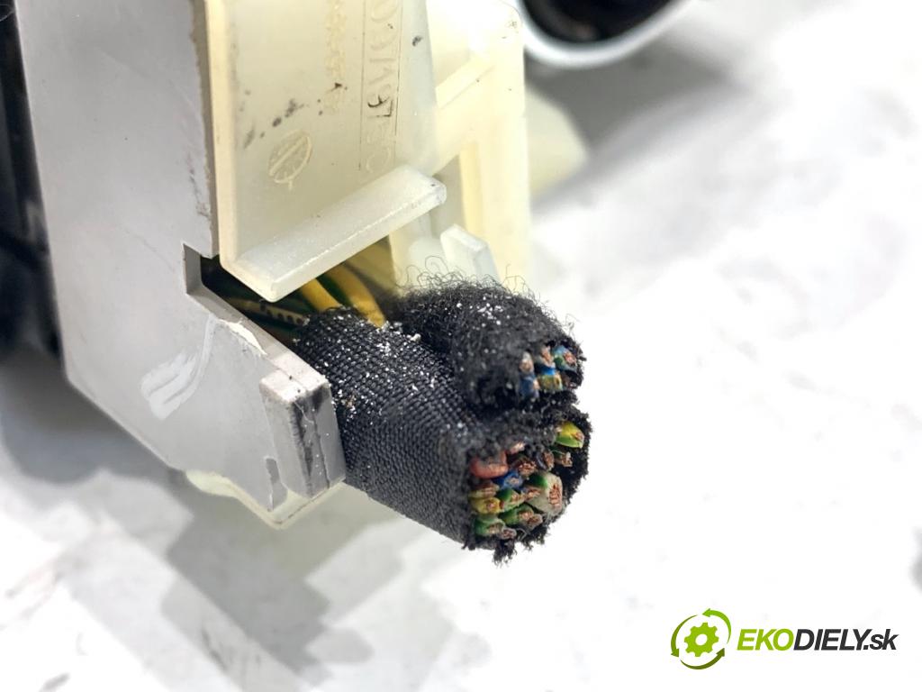 SKODA FABIA II liftback 2013 63 kW 1.2 TSI 1197 Prepínač kombinovaný 6R0953507C (Prepínacie páčky pod volantom)