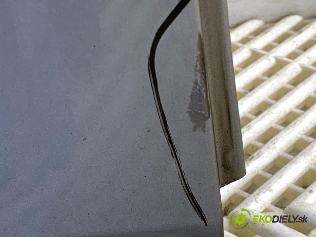 SKODA FABIA II liftback 2013 63 kW 1.2 TSI 1197 Dvere pravy zad LF8H