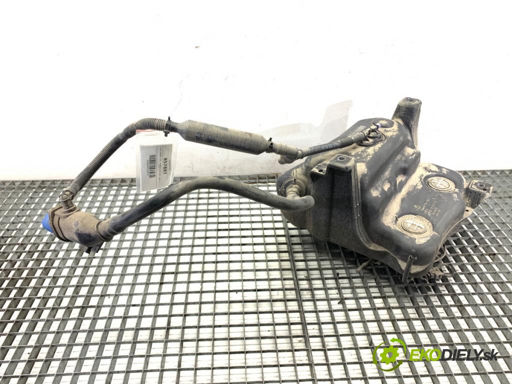 SKODA SUPERB III liftback 2018 110 kW 2.0 TDI 1968 Nádržka SCR: 5Q0131969F