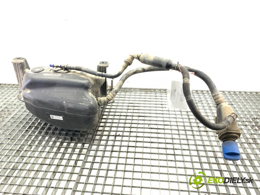 SKODA SUPERB III liftback 2018 110 kW 2.0 TDI 1968 Nádržka SCR: 5Q0131969F