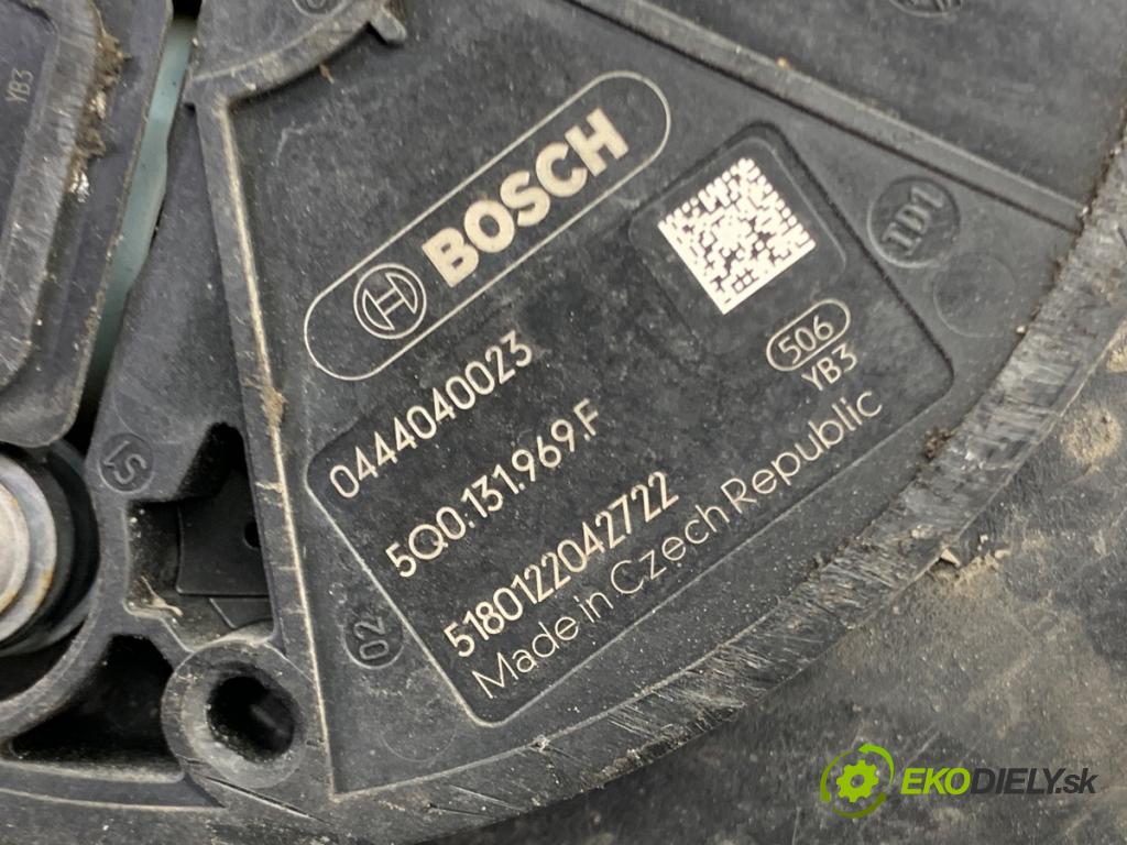 SKODA SUPERB III liftback 2018 110 kW 2.0 TDI 1968 Nádržka SCR: 5Q0131969F