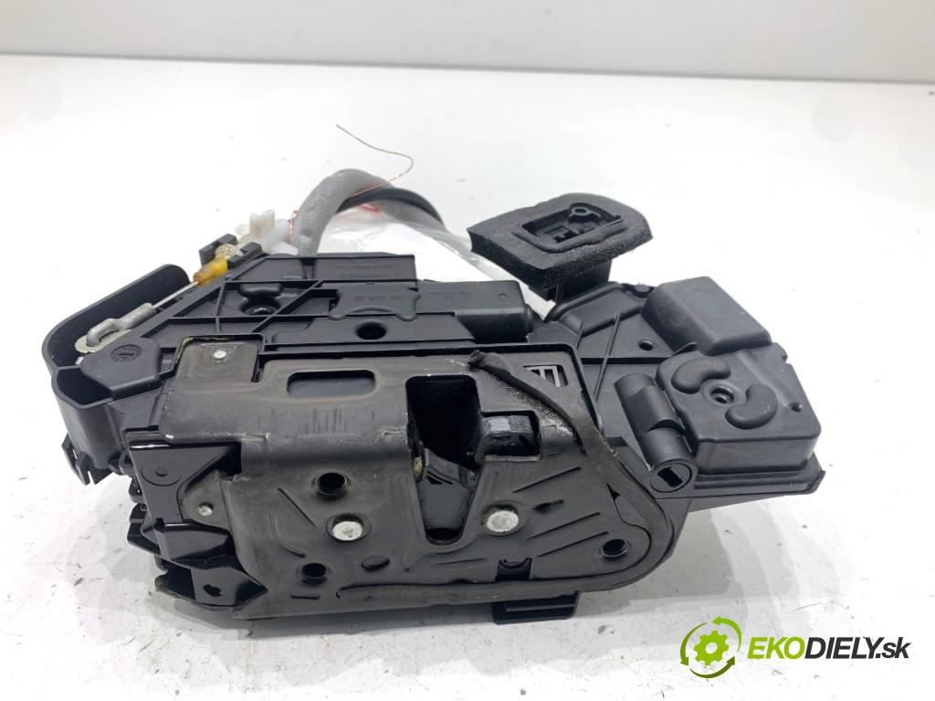 SKODA SUPERB III liftback 2018 110 kW 2.0 TDI 1968 zámok Dvere pravy zad 5TA839016J