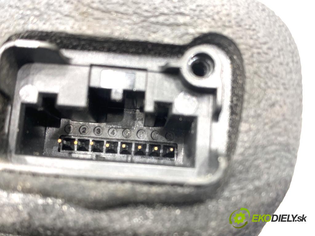 SKODA SUPERB III liftback 2018 110 kW 2.0 TDI 1968 zámok Dvere pravy zad 5TA839016J