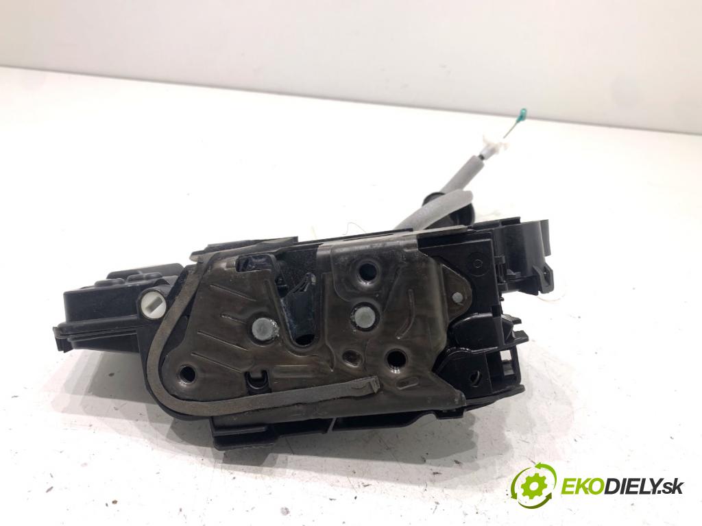 SKODA SUPERB III liftback 2018 110 kW 2.0 TDI 1968 zámok Dvere ľavy zad 5TA839015J
