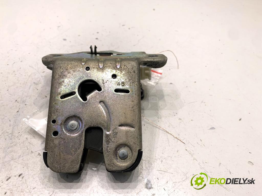 SKODA SUPERB III liftback 2018 110 kW 2.0 TDI 1968 zámok dverí zad 3V0827505C