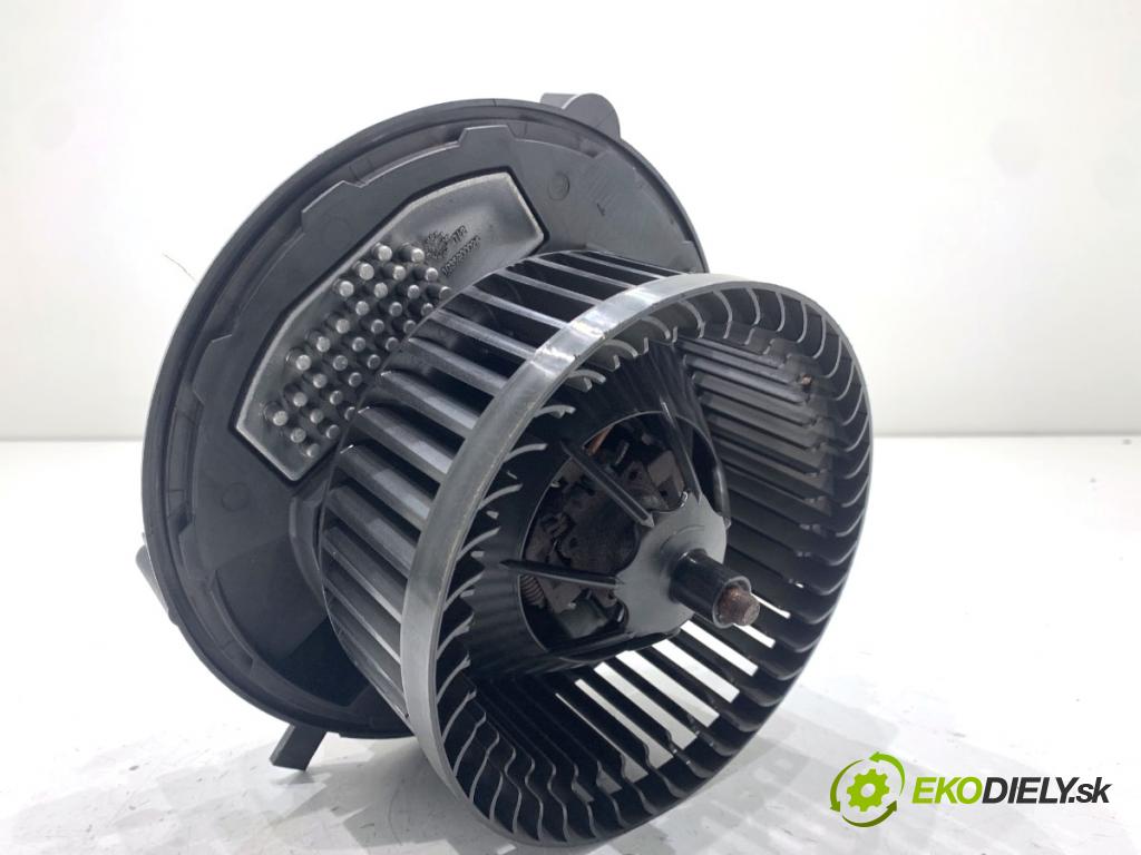 SKODA SUPERB III liftback 2018 110 kW 2.0 TDI 1968 ventilátor kúrenia 5Q0907521E