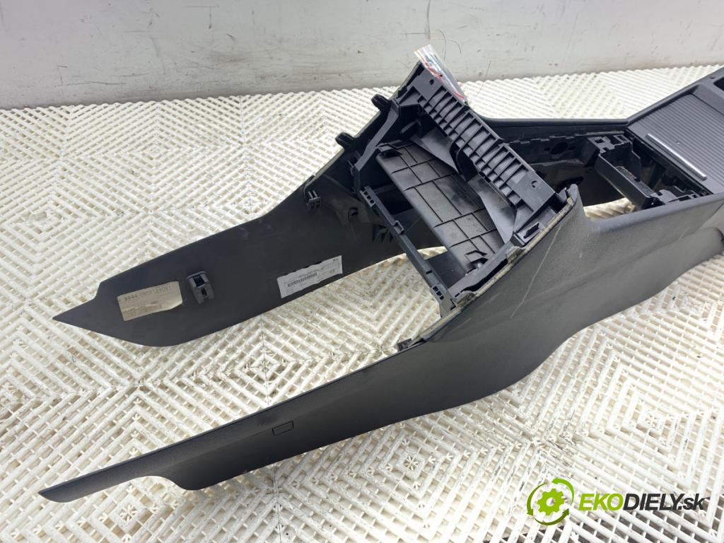 SKODA SUPERB III liftback 2018 110 kW 2.0 TDI 1968 Tunel středový 3V1863046 (Středový tunel)