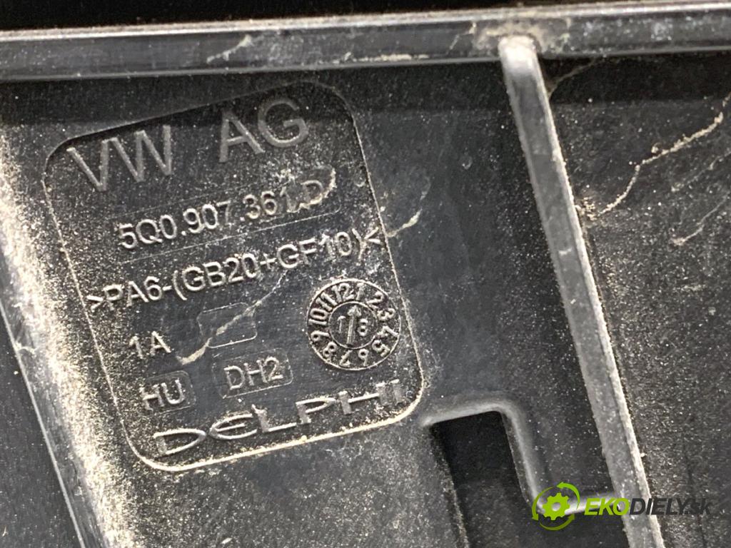 SKODA SUPERB III liftback 2018 110 kW 2.0 TDI 1968 Skrinka poistková 5Q0907361D (Poistková skrinka)