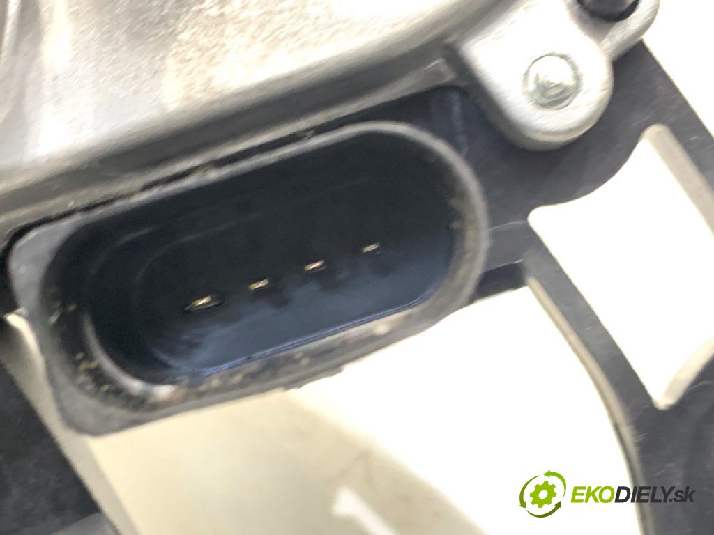 SKODA SUPERB III liftback 2018 110 kW 2.0 TDI 1968 Motor stieračov zad 5E5955711C