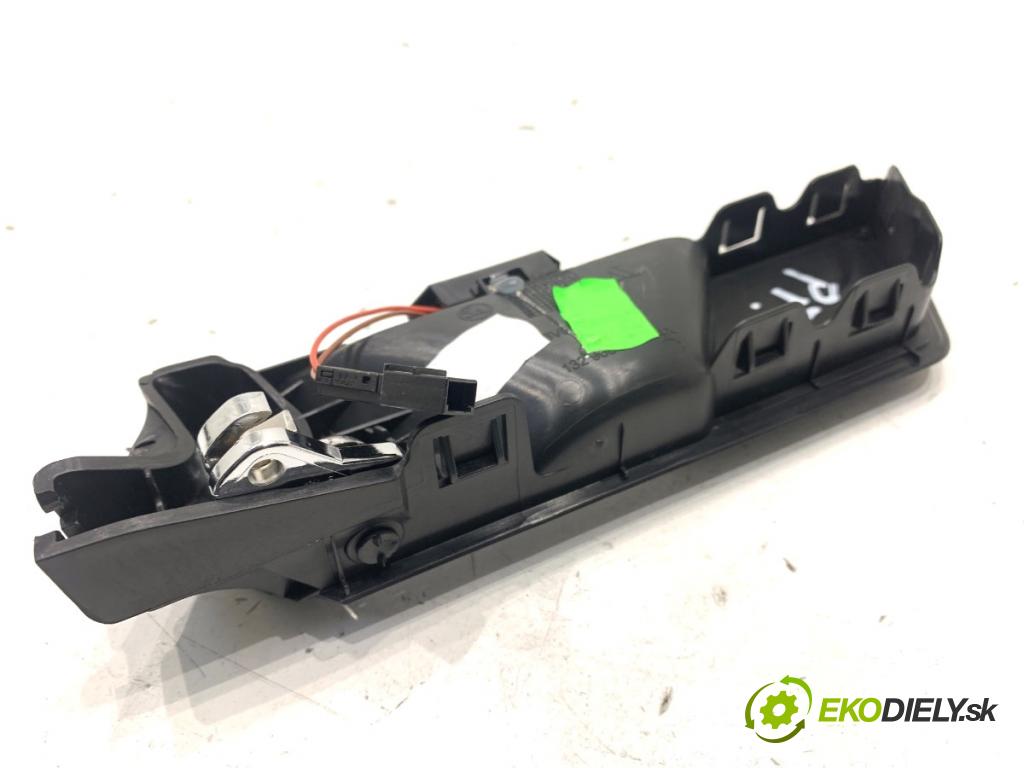 SKODA SUPERB III liftback 2018 110 kW 2.0 TDI 1968 Kľučka vnútorná pravy predný 3V0837222