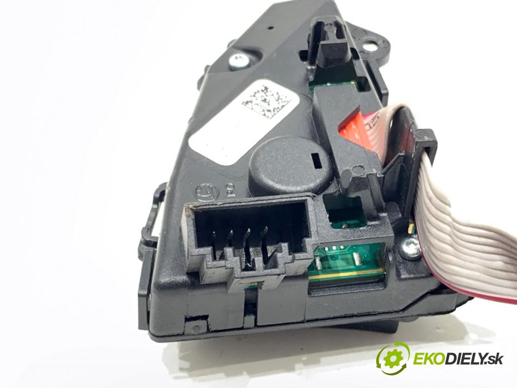 SKODA SUPERB III liftback 2018 110 kW 2.0 TDI 1968 SPÍNAČE: volantu 3V0919719A