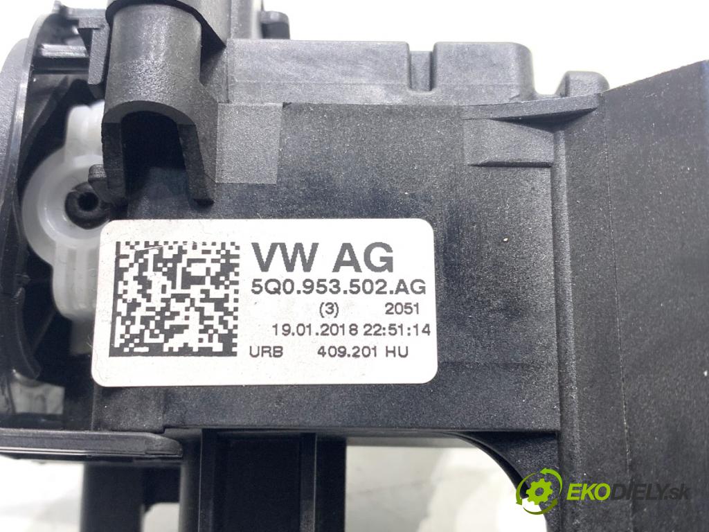 SKODA SUPERB III liftback 2018 110 kW 2.0 TDI 1968 Prepínač kombinovaný 5Q0953502AG (Prepínacie páčky pod volantom)